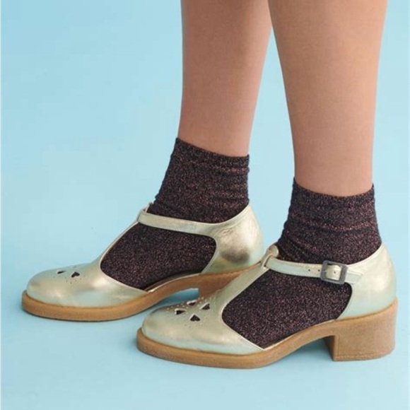 Classic French Shoe: Balzac Paris Light Gold Rosie Sandals - Picture 5 of 9